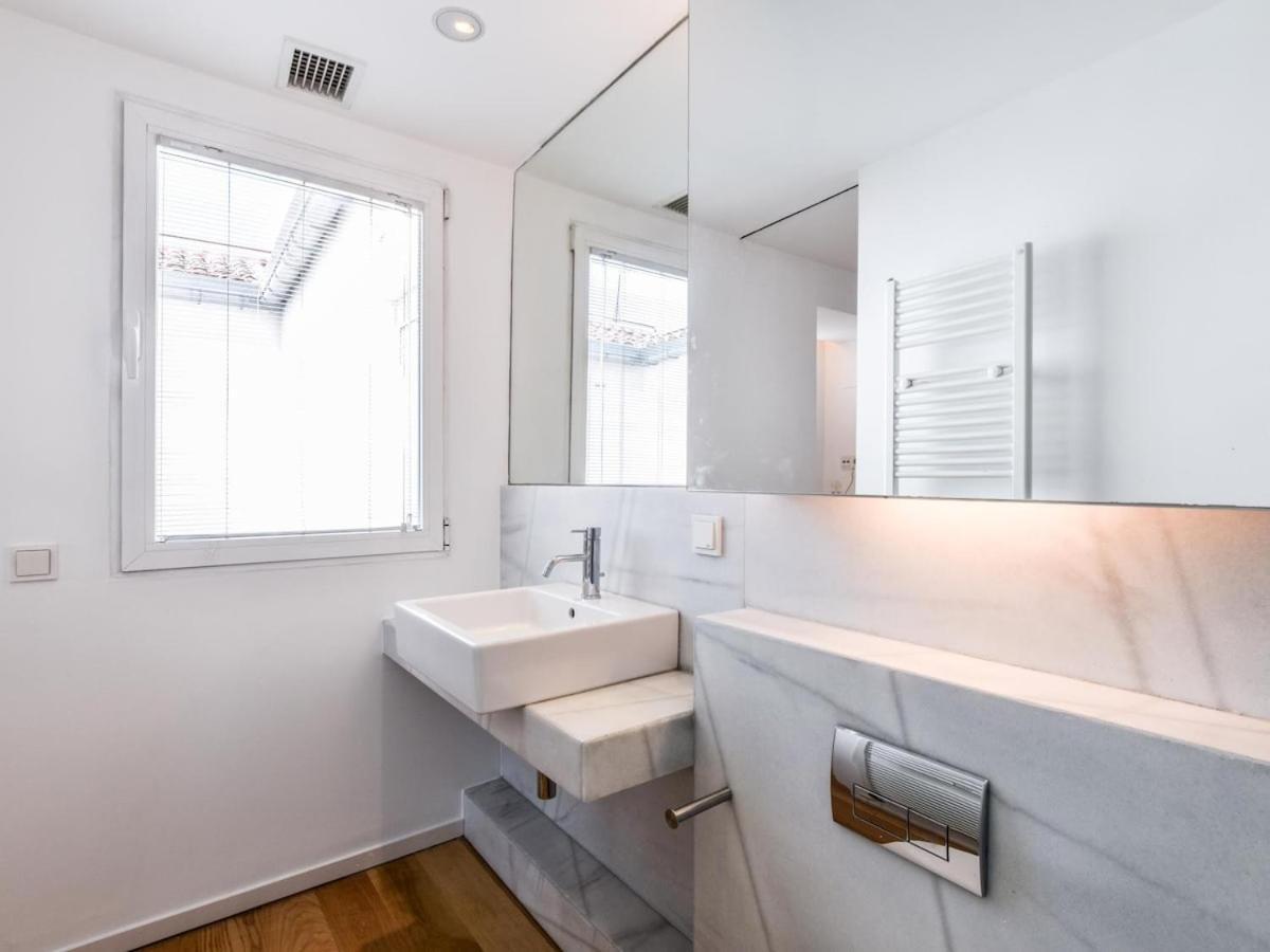 Apartamento De Diseno De Lujo En Lavapies Alquiler Temporal Madrid Extérieur photo